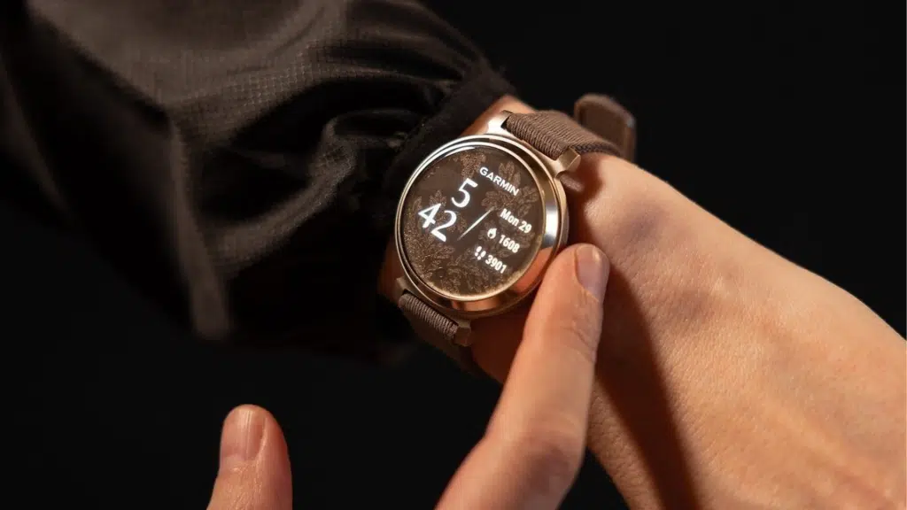 features of garmin lily two