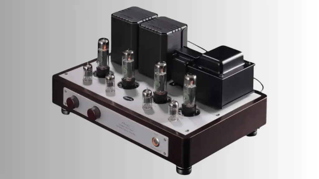 HeadAmp CFA3 powerful balanced headphone amplifier designed to drive high-impedance and demanding headphones with high output power (1)