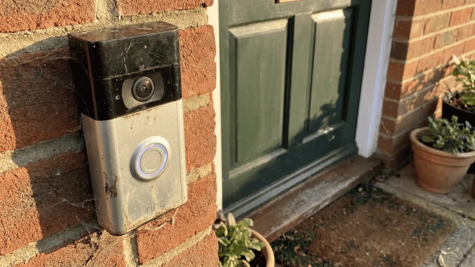 how-long-does-a-ring-doorbell-last-battery-and-hardware